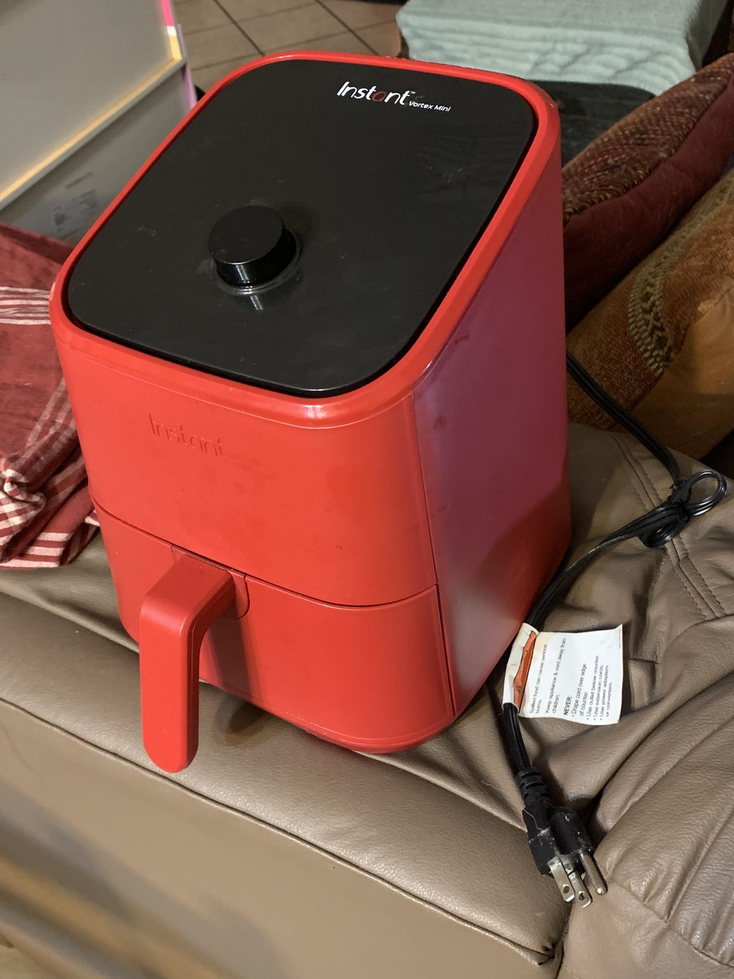 Instant Vortex 2QT Mini Air Fryer For Quick Easy Meals Instant Pot - Red Used Clean