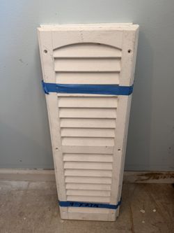 White vinyl/plastic Louvered shutters