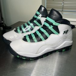 Jordan 10 VERDE size 6.5Y 