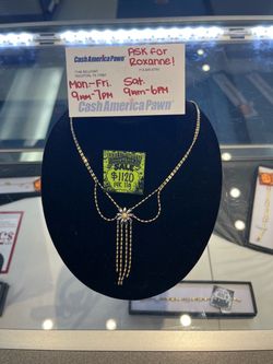 Flower link necklace