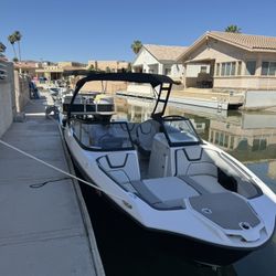 2023 Yamaha AR250 Jet Boat – 35 Hours – Trailer Included