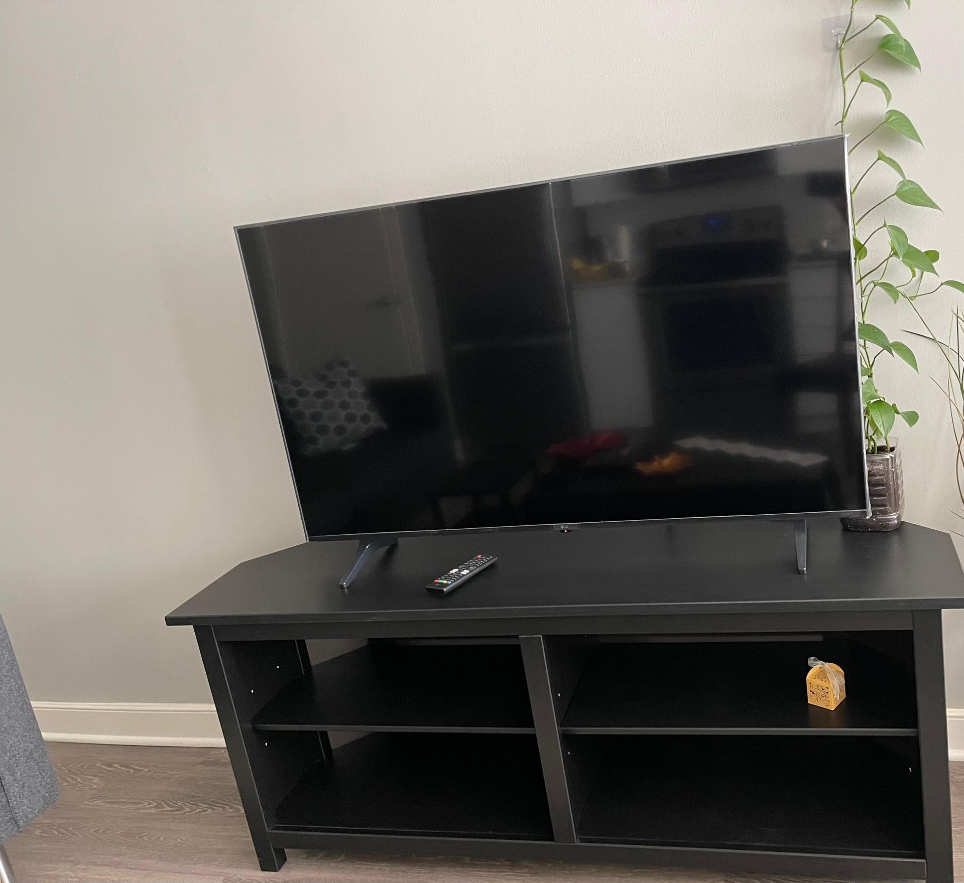 Tv Stand W/ 50” TV