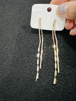 Elegant Gold Single Line Danglers