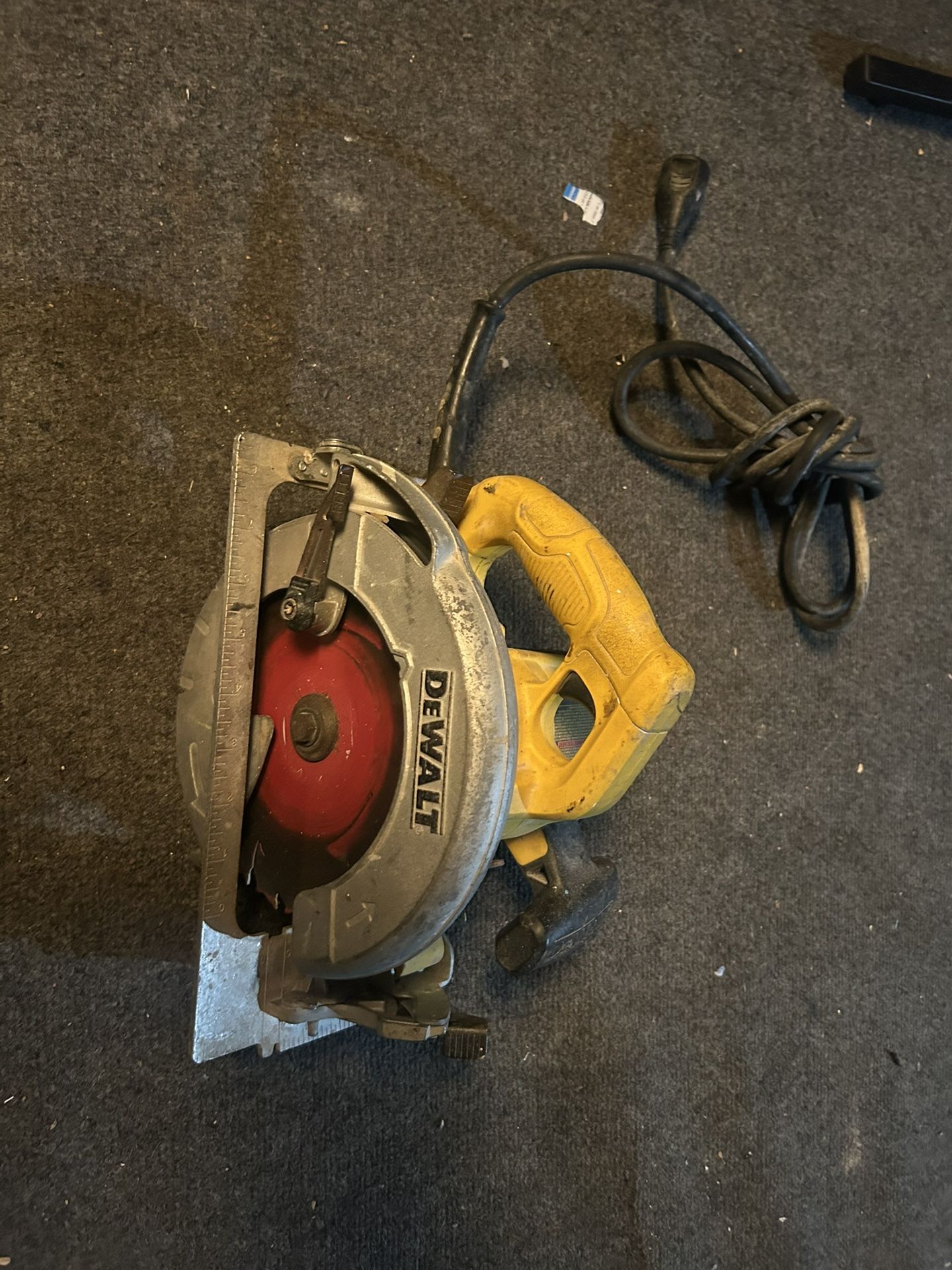 Dewalt Saw