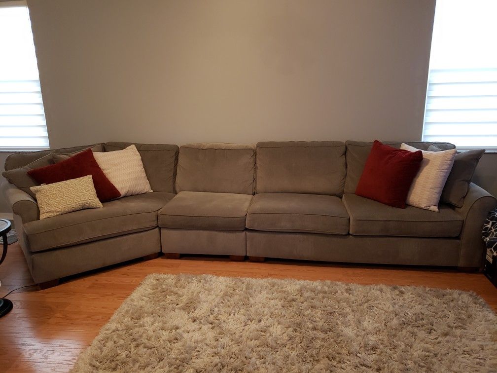 Haverty's Norfolk Sectional