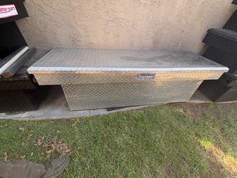 Deep tool box for full size truck