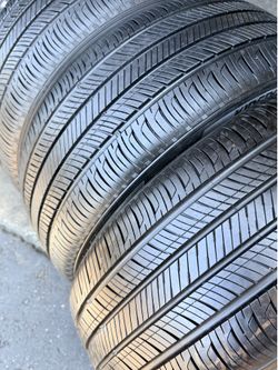 Selling Set 215/45R18 Hankook • 4 Tires