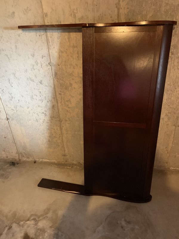 Solid wood, Queen Sleigh Bed