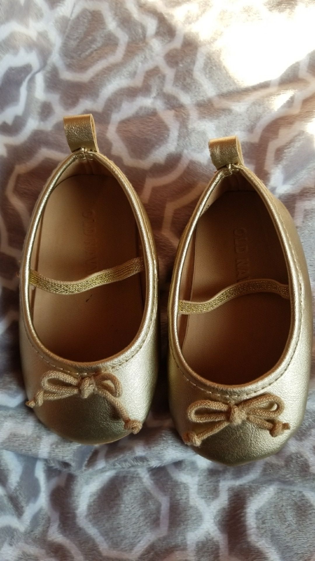 Gold flats 12-18 months