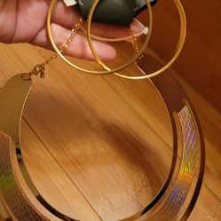 brand new womens necklace . earring and bracelet set 