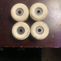 Used Wheels And Bearing Set
