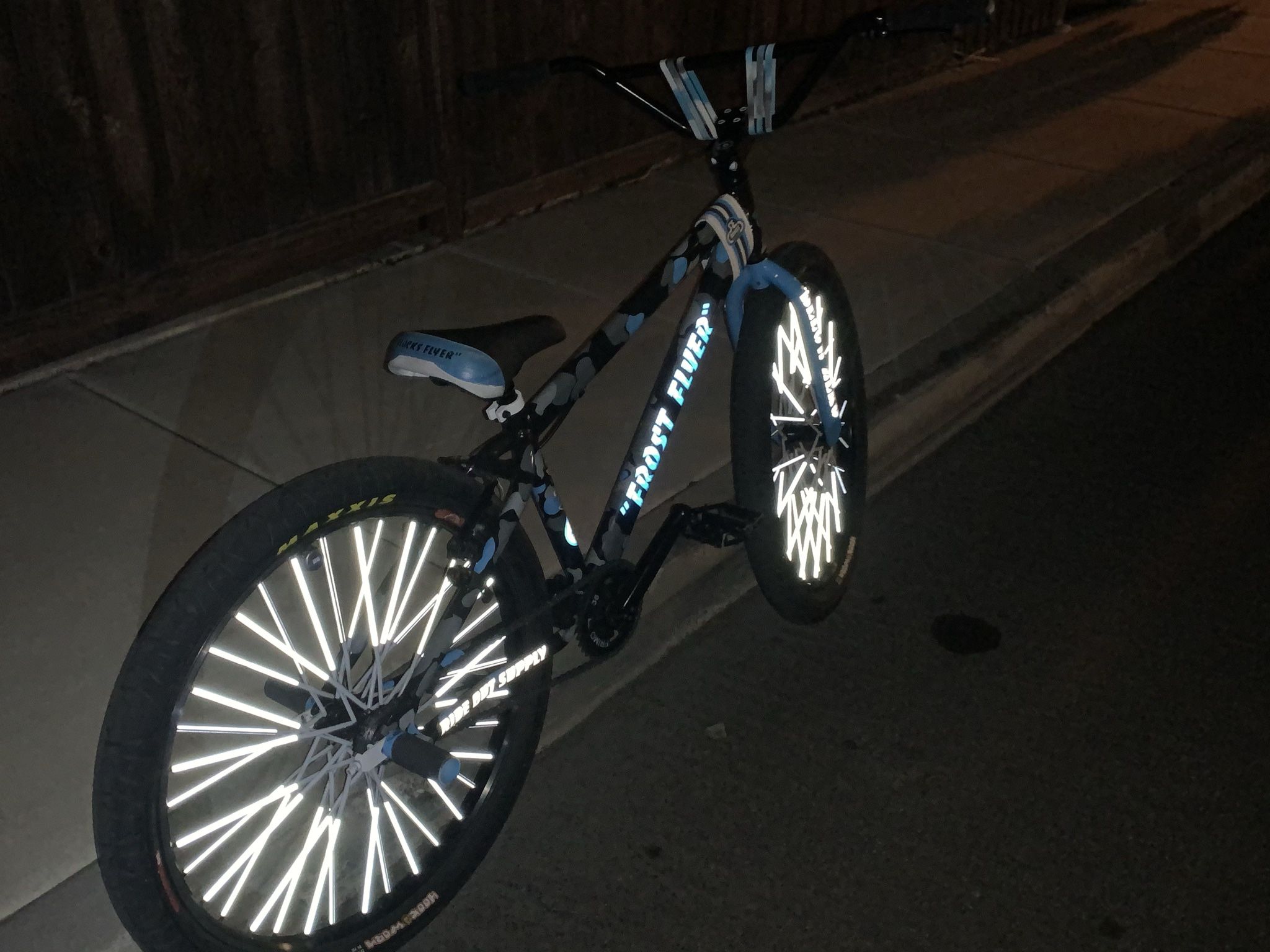 SE Blocks Flyer 26” White for Sale in Fontana, CA - OfferUp