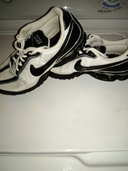NIKE SHOCKS