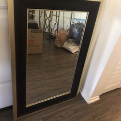 Beautiful mirror 3x2 ft