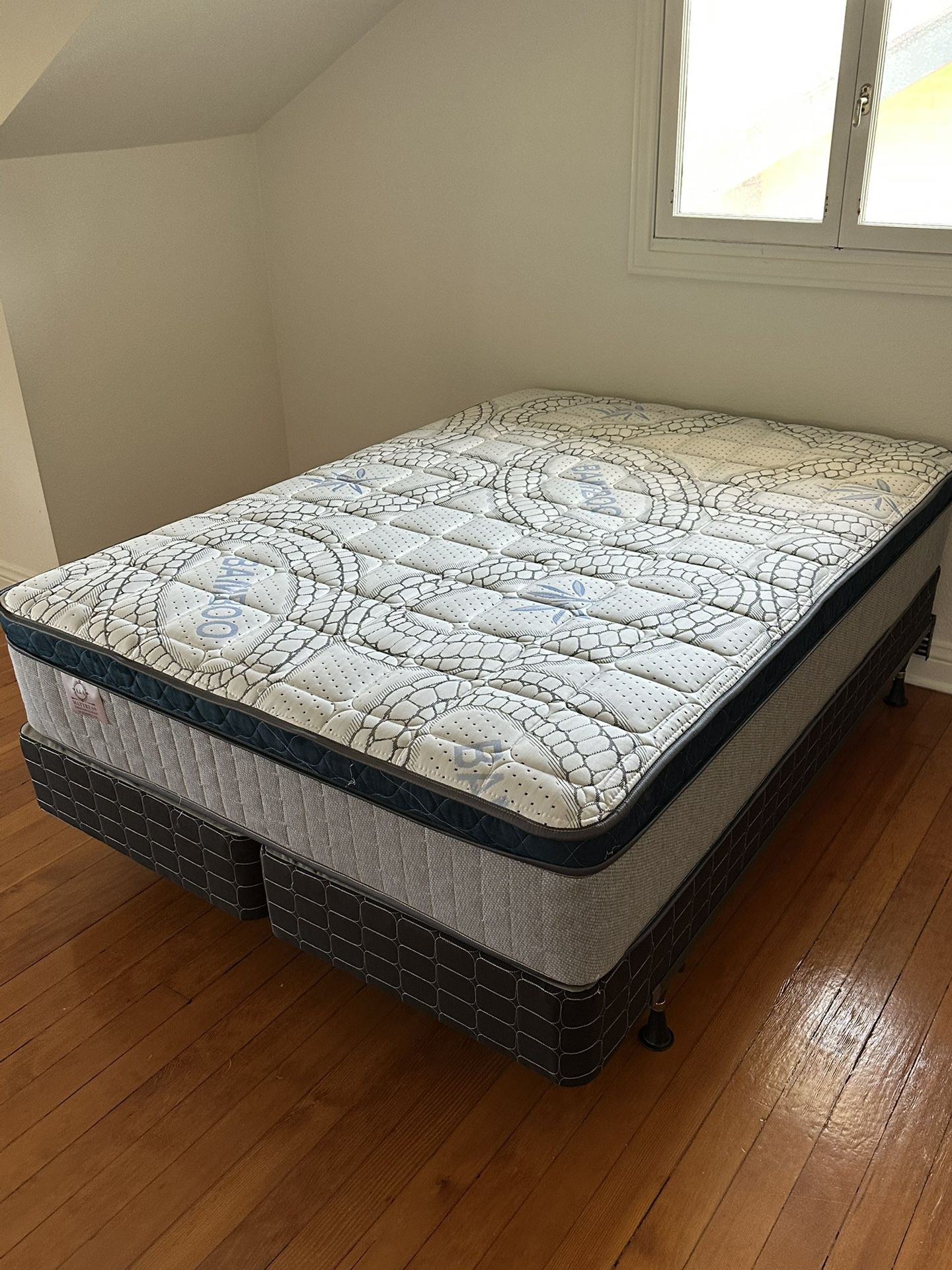 Full Size Mattress Pillow Top 12” Thick. All Sizes Available. Same Day Delivery. Brand New Mattresses