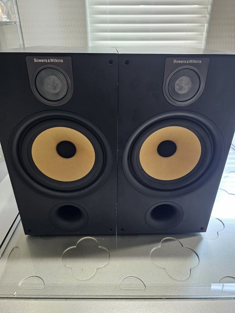 Bowers & Wilkins 685 S2 Book Shelf Speakers