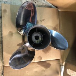 PTPropeller .com. Power Prop stainless  For    250 4 Stroke  Yamaha    Left Hand Rotation