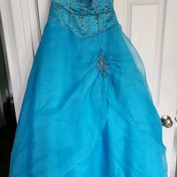 Beautiful Blue Prom Gown Size 4