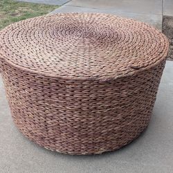 30" Diameter Straw Rush Rattan Outdoor Patio Cocktail Table