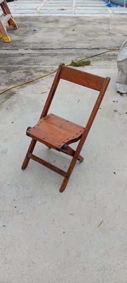 30 Kids Wood Party Chairs