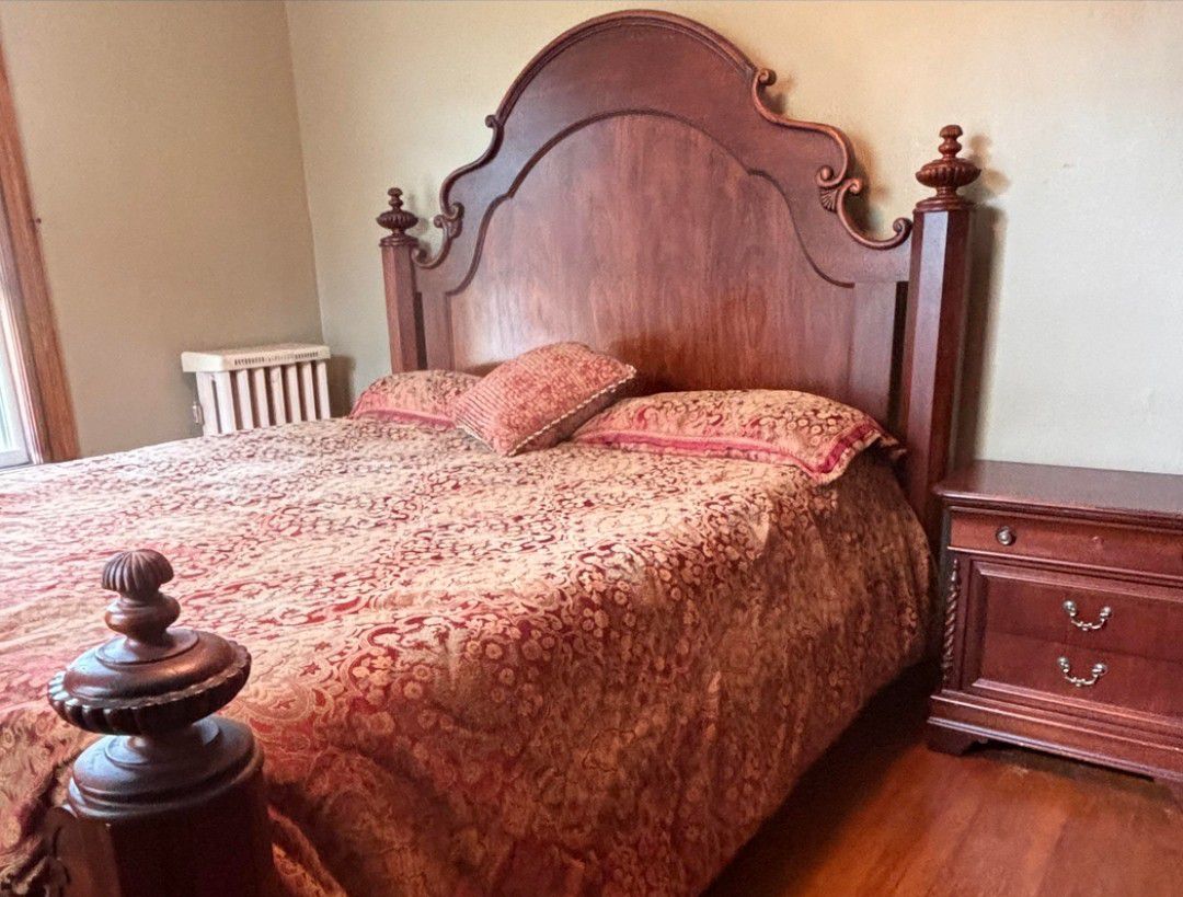 Big, Beautiful King Bedroom Furniture Set