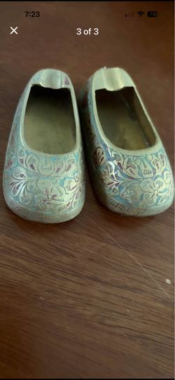 Brass ashtray shoes made in India