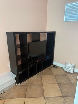 Entertainment center