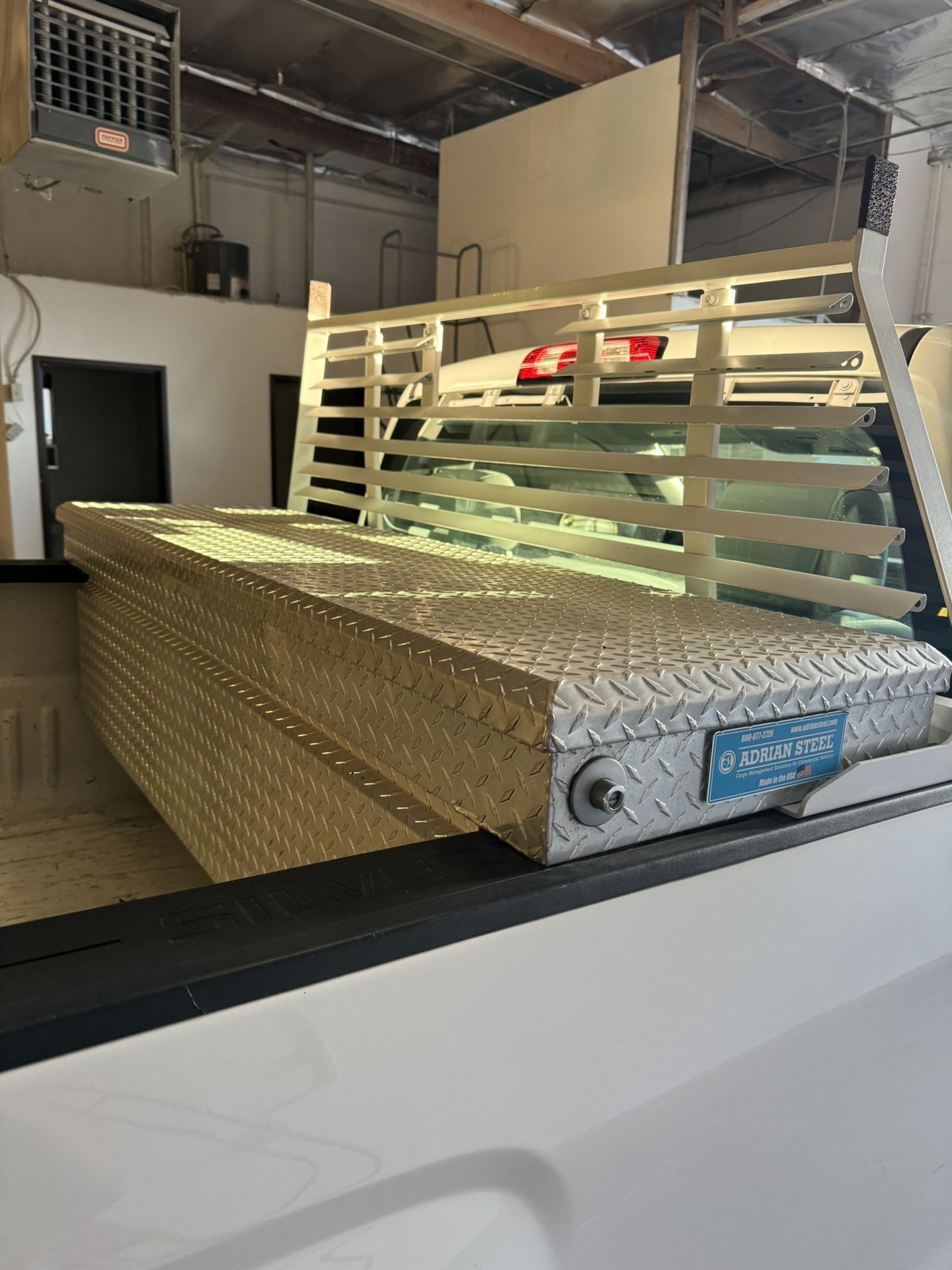 Tool Box Chevy Silverado Crossover Single Lid Diamond Plate Closing Security Tool Storage Truck Bed Box