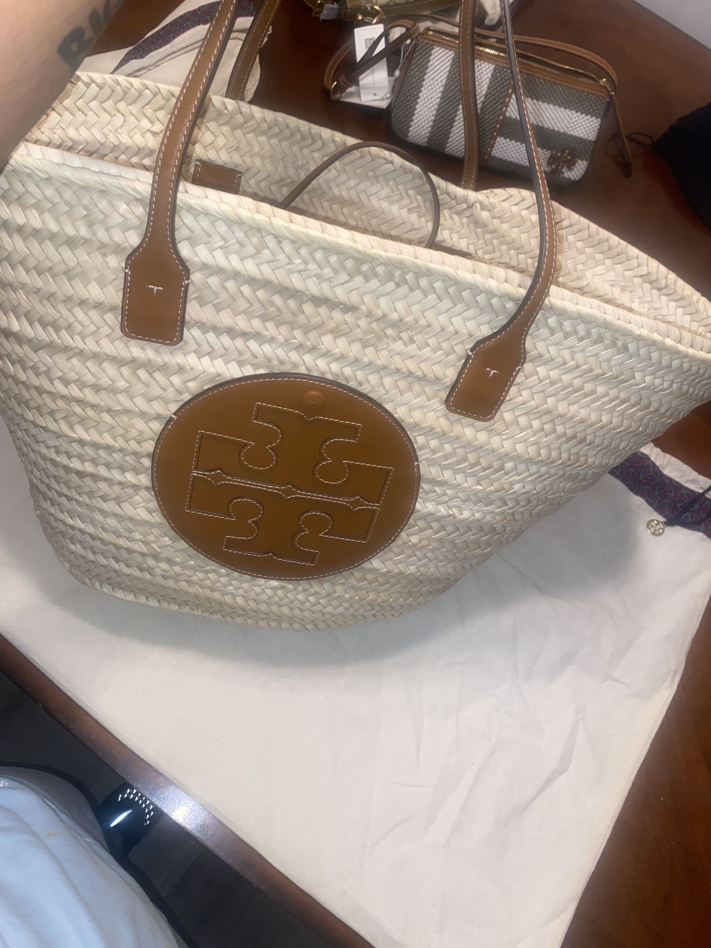 NWT Tory Burch Blake Canvas Small Tote NATURAL/CLASSIC CUOIO/BROWN 145356  for Sale in Las Vegas, NV - OfferUp