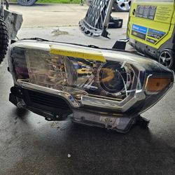 2020 Toyota Tacoma Headlight