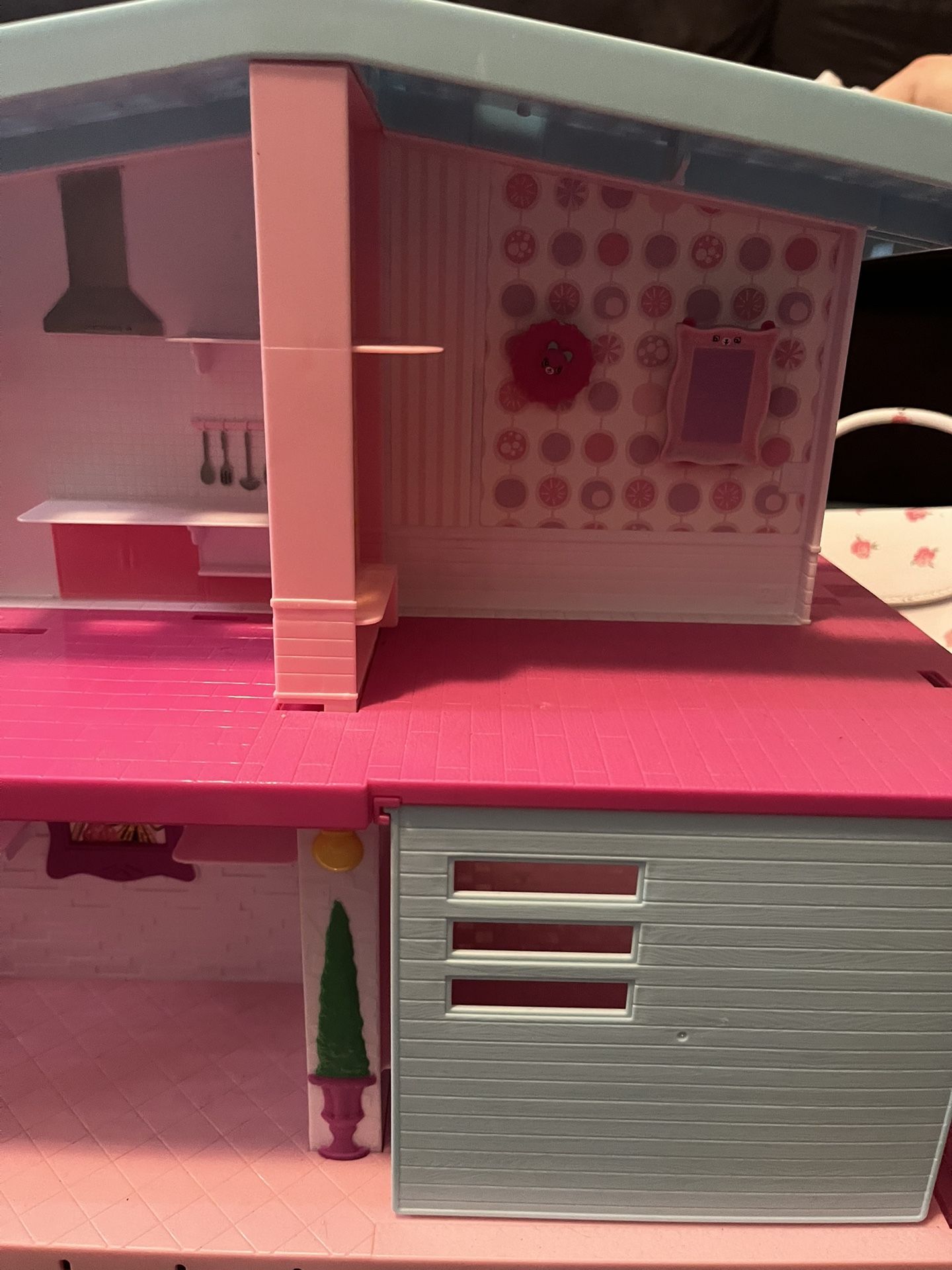 Shopkins With Car And Mansion