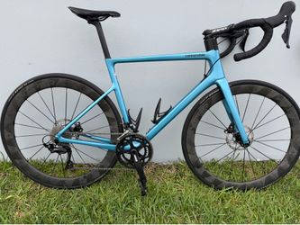 🚴🏻 Cannondale SuperSix EVO Disc Carbon Road Bike – Size 54  Lightweight, fast, and race-ready Cannondale SuperSix EVO Disc Carbon Road Bike in excel