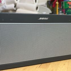 BOSE SoundLink III  : Gen 3 Excellent Condition 