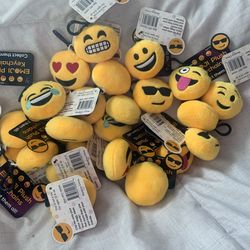 25 emoji keychains