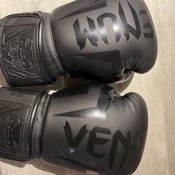Venum And pro Boxing Gloves 12oz 