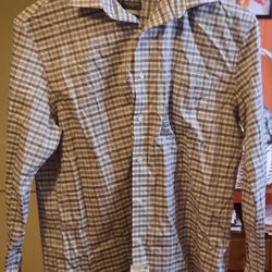 Van Heusen Ultra Wrinkle Free Flex Regular Fit Shadow Long Sleeve Dress Shirt w/ pocket size Medium 15-15.5 Neck 32/33 Sleeve Length

MSRP = $60+ Tax