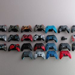 Xbox Controllers For Sale. 