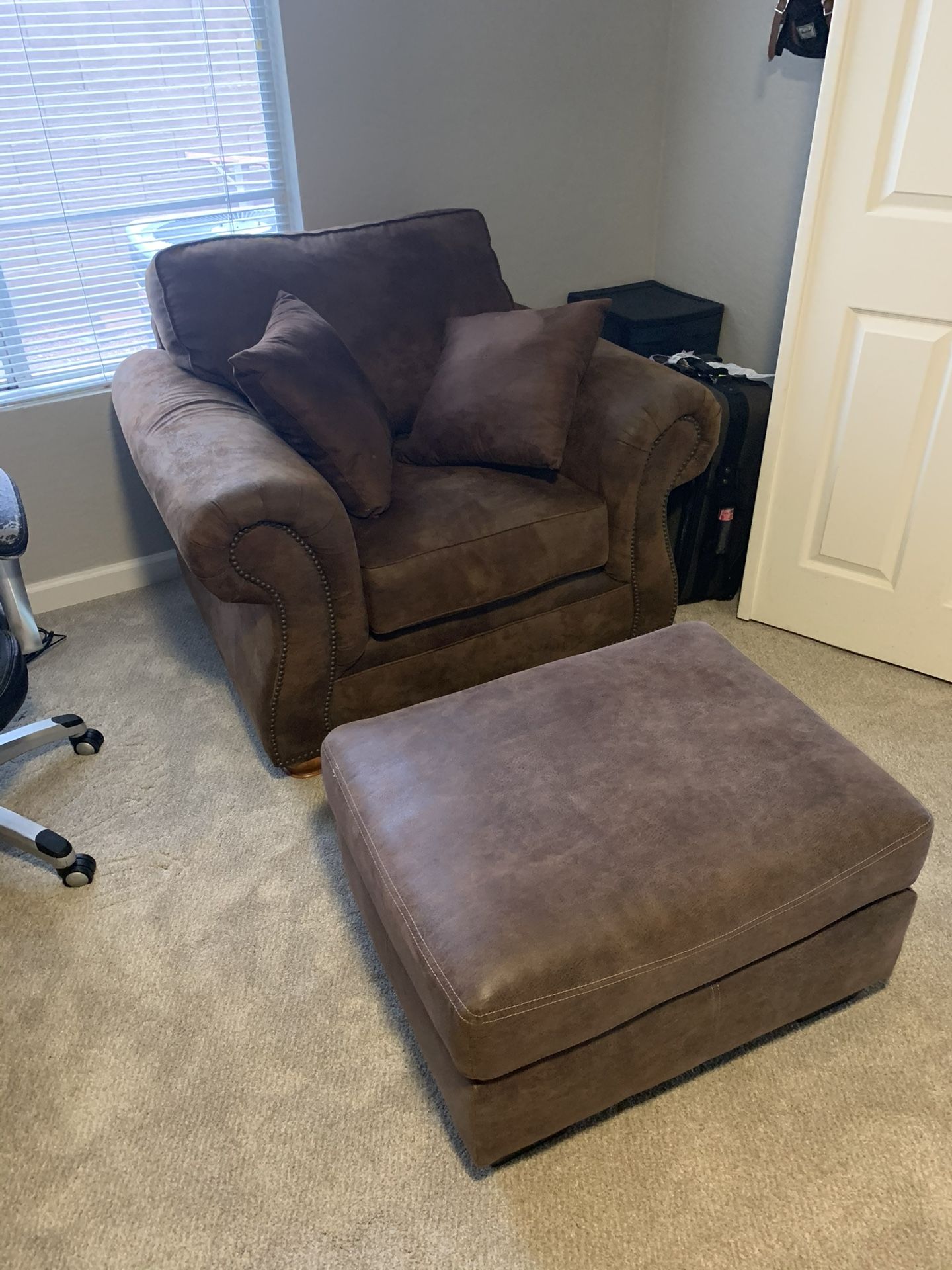 Oversized BroyHill Chair + Ottoman