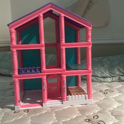 Dollhouse 