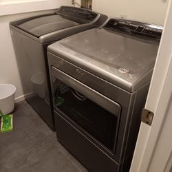Washer Dryer Set. Whirlpool