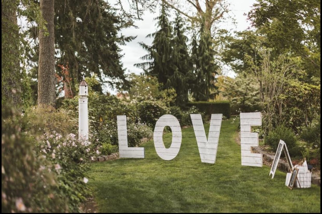 Love Sign - Wedding Decor
