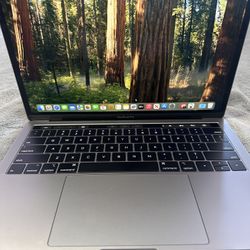 Apple MacBook Pro / 13 inch Touch Bar Retina Display / Core i5 / 8GB RAM / 256GB SSD