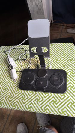 Apple Charging Station