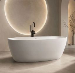 White Freestanding Oval Soaking Bathtub