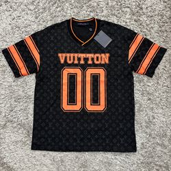 Lv shirt size L