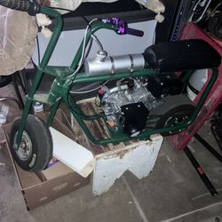 Mini Bike 212 Predator ( READ DISC)