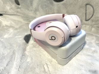 Beats Solo4 Wireless Bluetooth Headphones In Cloud Pink