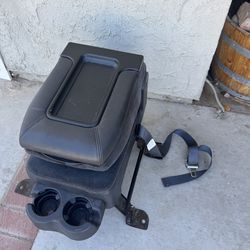 Middle  seat jump seat small seat