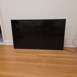 TV 44'' × 26''