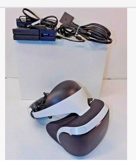 Playstation HDR VR headset w 2 move controllers